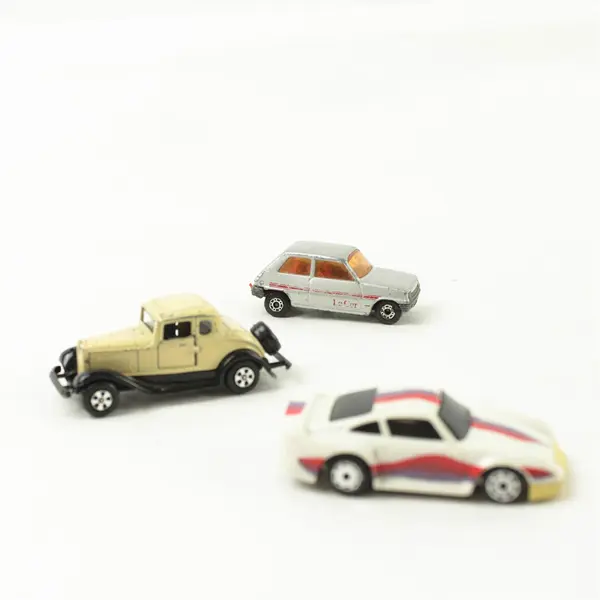 Lot of 3 Mixed Hot Wheels Matchbox Diecast Cars Collectible Toy Cars