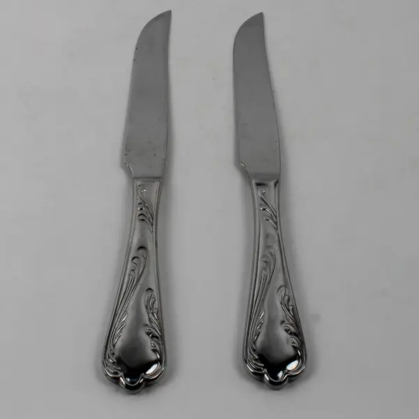 Lot of 2 Mikasa Lucerne Pattern Stainless Steak Knives Serrated 9" Good