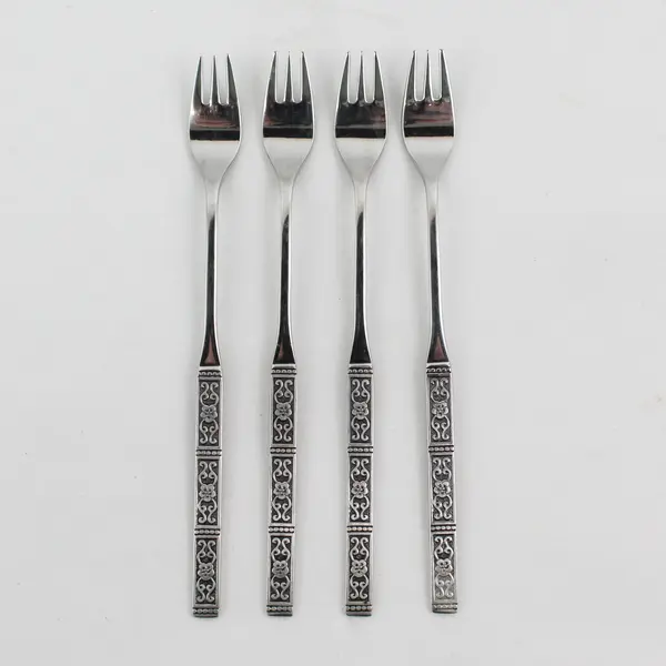 Set of 4 Oneida Community CAPRI Stainless 6" Cocktail Forks