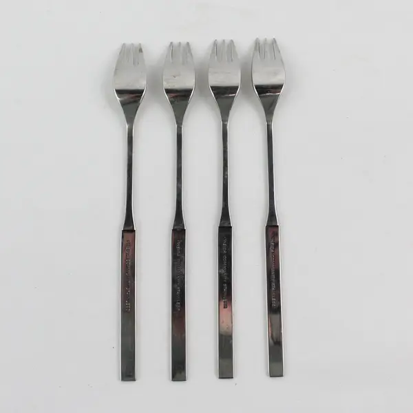 Set of 4 Oneida Community CAPRI Stainless 6" Cocktail Forks