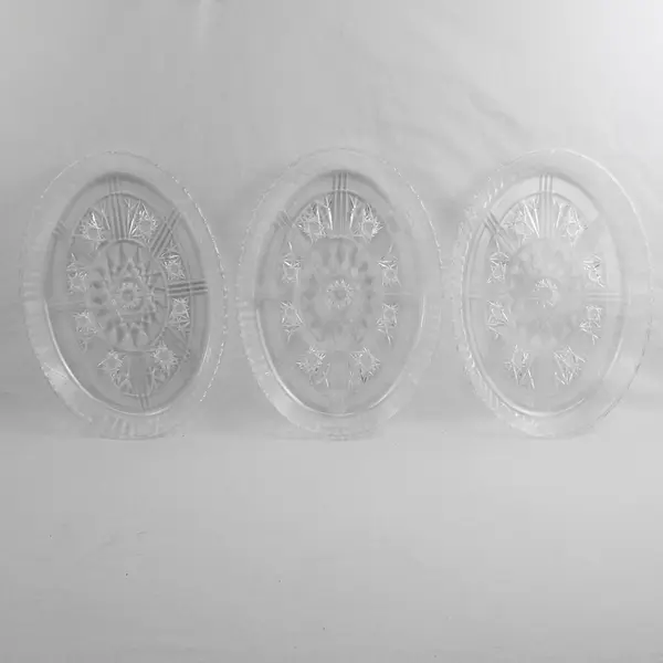Set of 3 Vintage-Inspired Clear Plastic Oval Serving Trays 13"