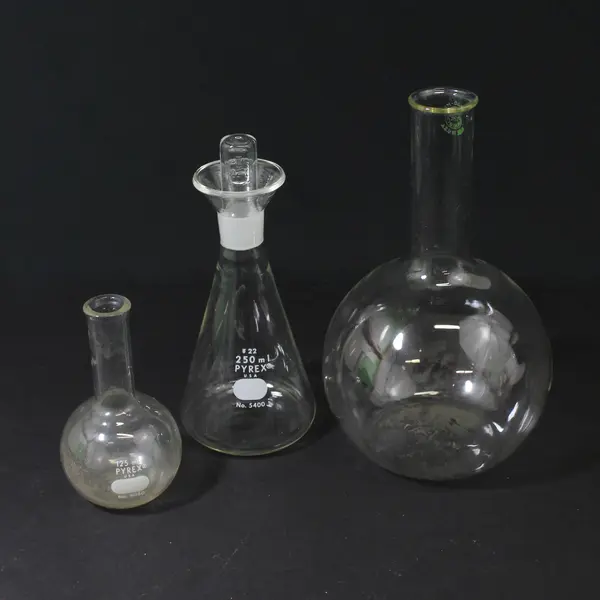 3 Glass Beakers Pyrex and Unbranded 250Ml and 125 Ml