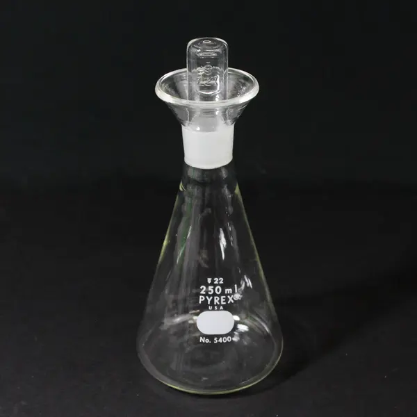 3 Glass Beakers Pyrex and Unbranded 250Ml and 125 Ml