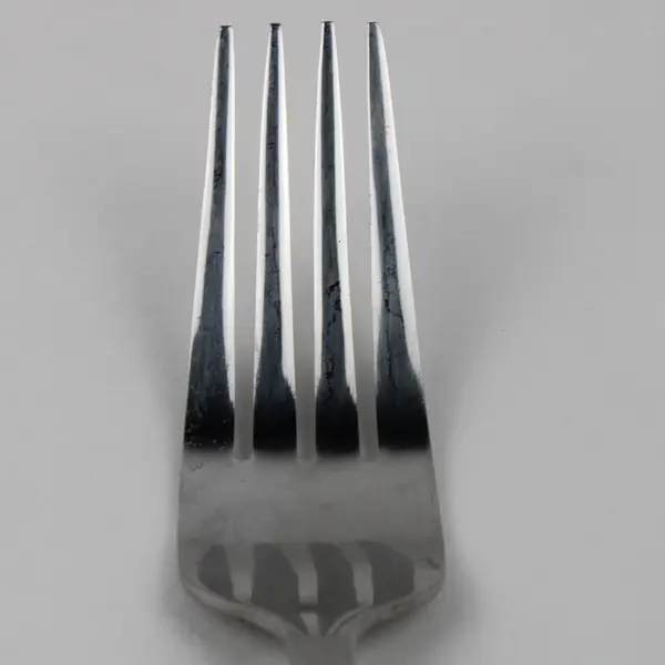 Hampton Silversmiths Arielle Pattern 18/0 Stainless Dinner Fork 7.75" Good