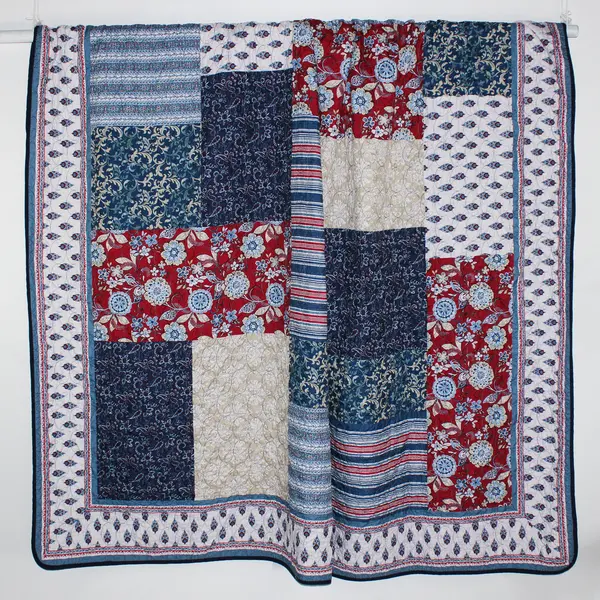 Mainstays Multicolor/Multipatterned Queen Bedspread 100% Polyester 73" x 88.5"