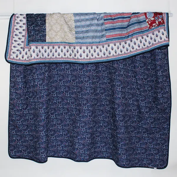 Mainstays Multicolor/Multipatterned Queen Bedspread 100% Polyester 73" x 88.5"