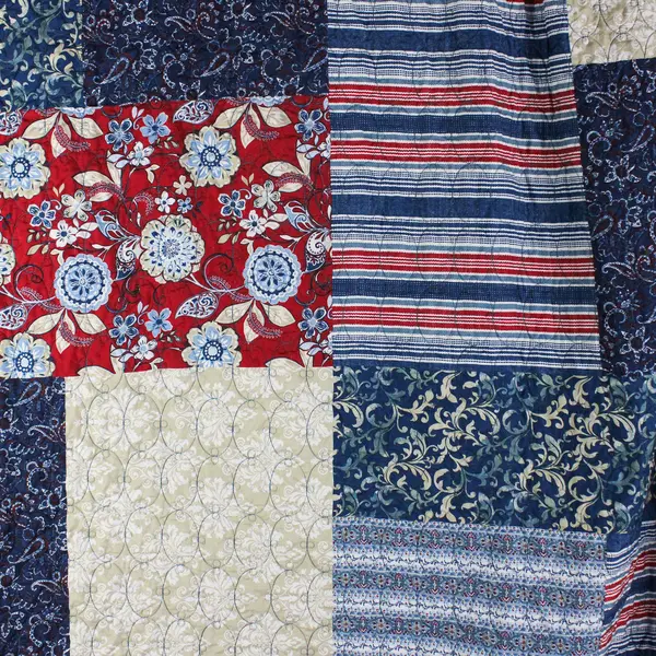 Mainstays Multicolor/Multipatterned Queen Bedspread 100% Polyester 73" x 88.5"