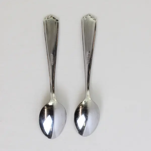 Lot of 2 Oneida Silver Greystoke Pattern Stainless 13% Chrome Teaspoons 6" Good