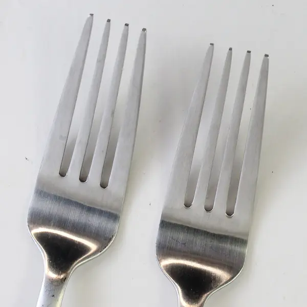 Lot of 2 Oneida Silver Aptitude Pattern 18/0 Stainless Dinner Forks 7.75" Good