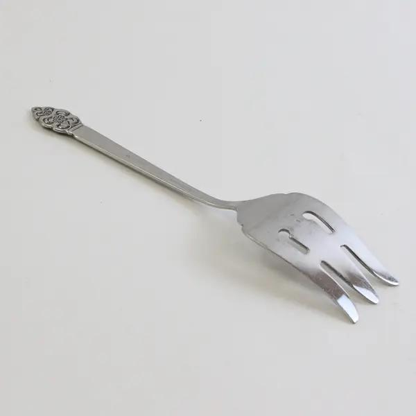 Oneida Silver Nordic Crown Pattern Deluxe SS Cold Meat Serving Fork 8.25" Rare