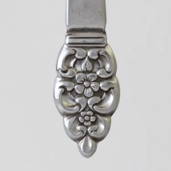 Oneida Silver Nordic Crown Pattern Deluxe SS Cold Meat Serving Fork 8.25" Rare