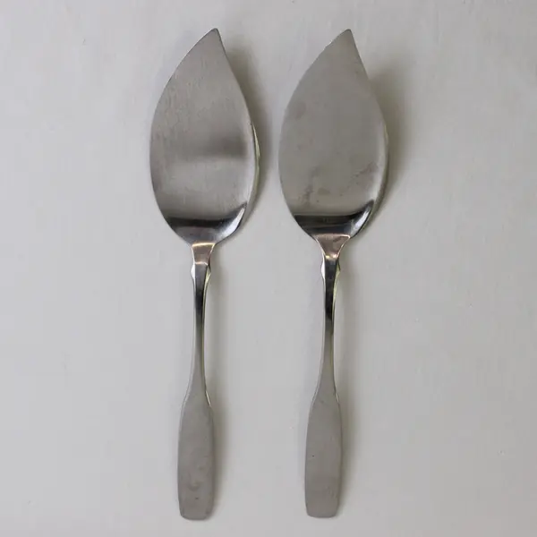 Lot of 2 Oneida Silver Community Paul Revere Pattern SS Pie Servers 9.75" Rare