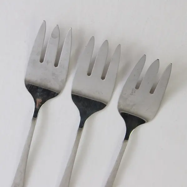 Lot of 3 Oneida Silver Wyndham Pat Stainless 1881 Rogers Serving Forks 8.5" Rare