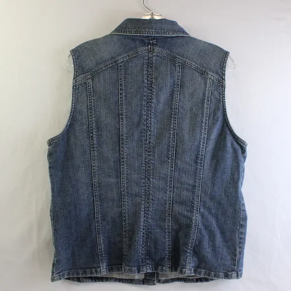 Chico's Platinum Medium Wash Denim Vest Women's Size 2