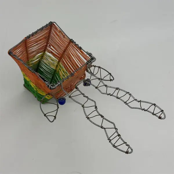 Handmade Wire Giraffe Head Basket
