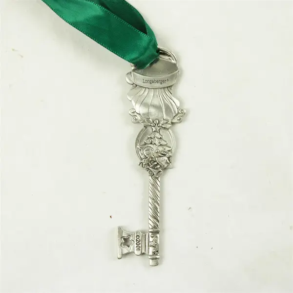 Longaberger 2001 Pewter Santa Key
