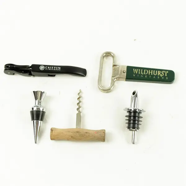 Lot of Corkscrews & Wine Bottle Openers - Bar Tools & Accessories