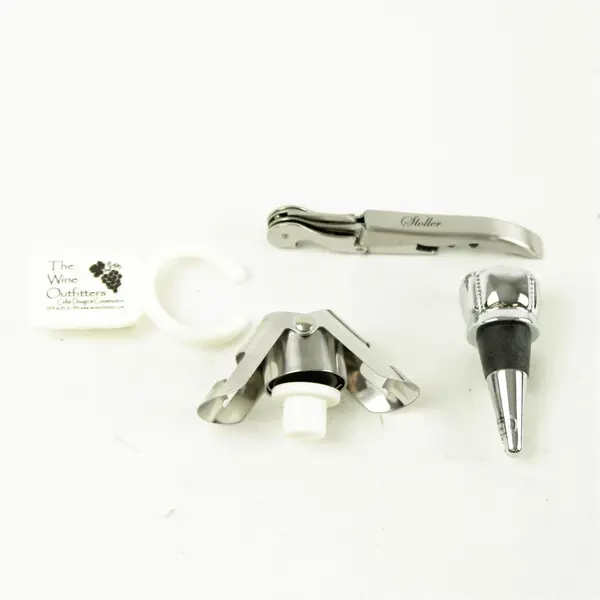 Lot of Corkscrews & Wine Bottle Openers - Bar Tools & Accessories