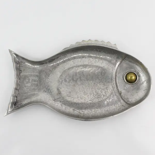 1977 Arthur Court  Designs Aluminum Fish Platter With Brass Eye