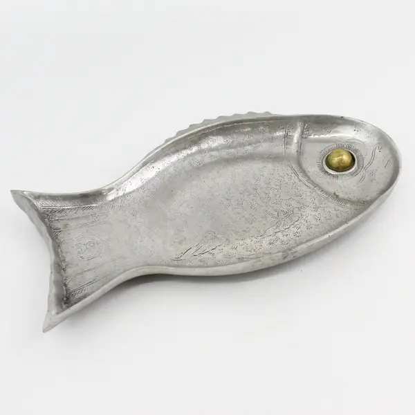 1977 Arthur Court  Designs Aluminum Fish Platter With Brass Eye