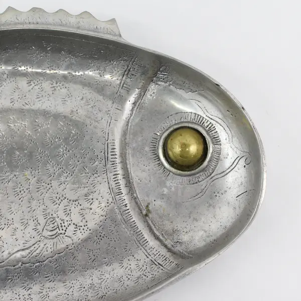 1977 Arthur Court  Designs Aluminum Fish Platter With Brass Eye