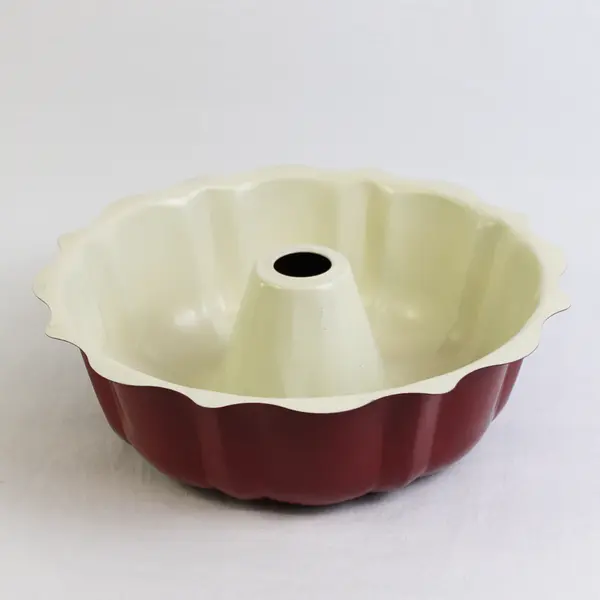 Bradshaw Home Fluted Non-Stick Aluminum Cake Pan  9.5"