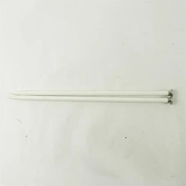 Size 15 Straight Knitting Needles White Plastic Pair 14.25 in