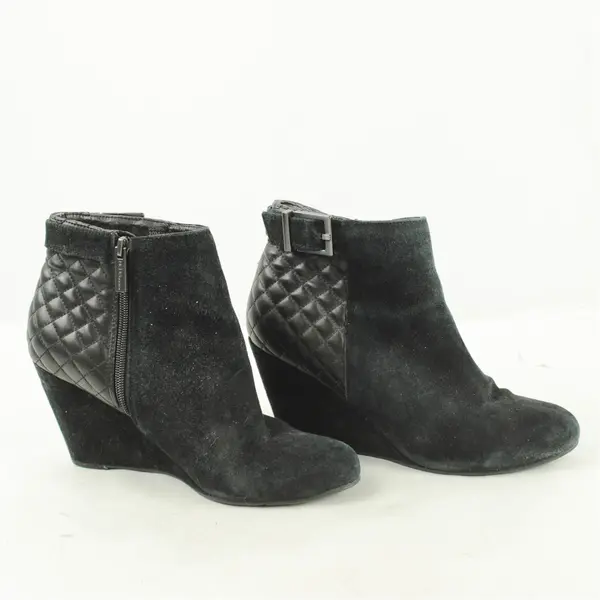 BCBG Black Zippered High Heel Booties Women's Size 10M