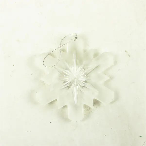 Vintage Frosted Acrylic Snowflake Christmas Ornament Ice Sculpture 4.25in