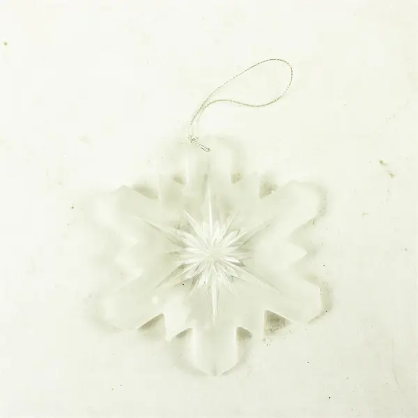 Vintage Frosted Acrylic Snowflake Christmas Ornament Ice Sculpture 4.25in