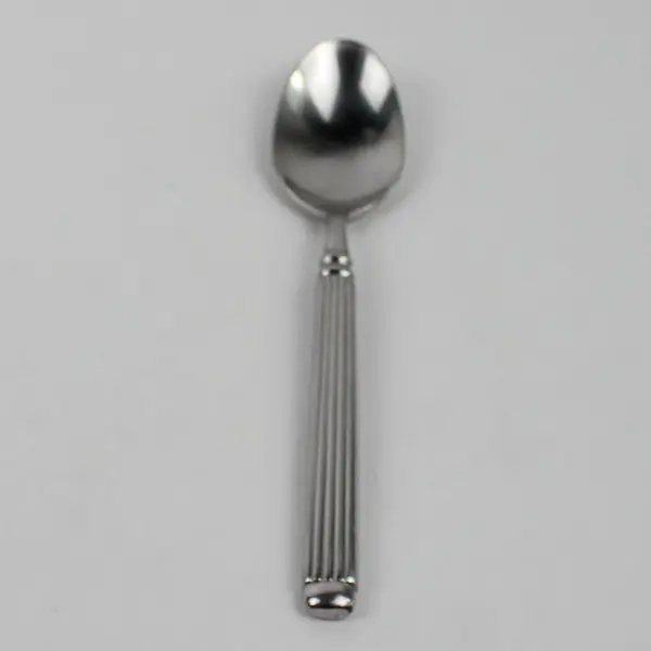 Hampton Silversmiths Monument Pattern 18/10 SS Oval-Shaped Soup Spoon 8" Good