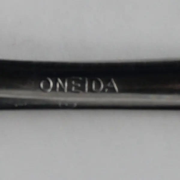 Oneida Silver Flight-Reliance Pattern SS Med Cold Meat Serving Fork 8.5" Rare