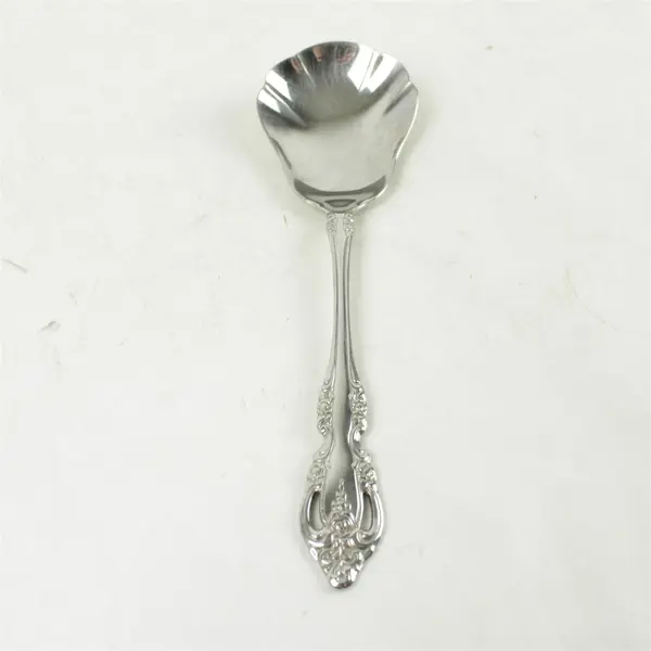 Lot of 4 Oneida Stainless Chandelier Shell Casserole Spoons