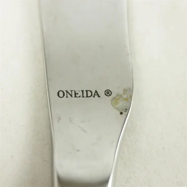 Lot of 4 Oneida Butler Toronto Stainless Modern Dinner Knives 9.25in
