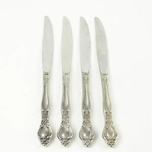 Lot of 4 Oneida Affection Stainless Hollow Handle Modern Dinner Knives