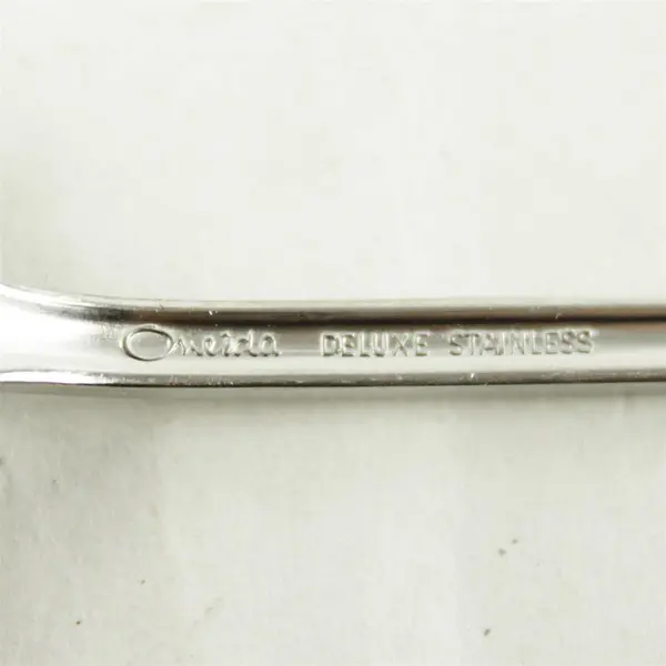 Lot of 7 Oneida Antares Glossy Stainless Oval Soup Spoons 6.75in