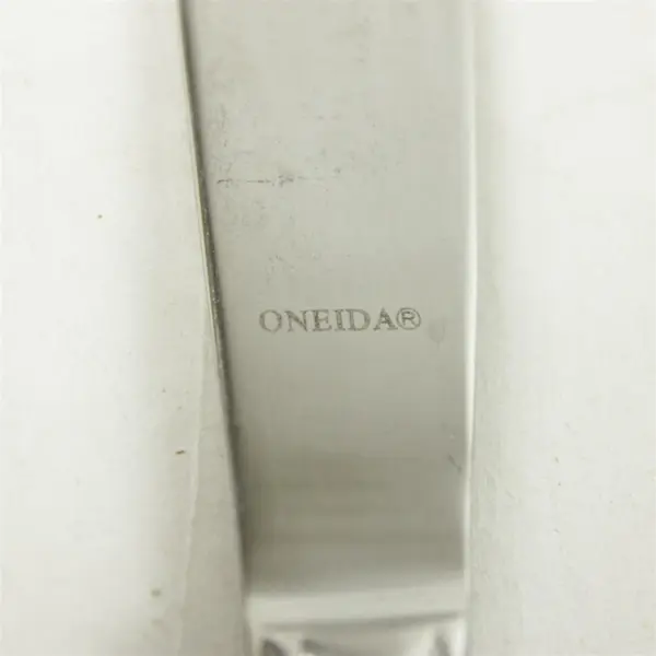 Lot of 4 Oneida Accord Stainless Modern Solid Dinner Knives