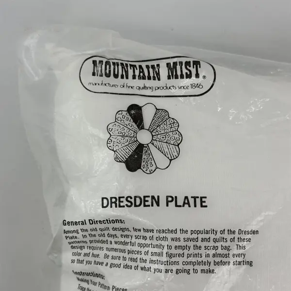 Mountain Mist Pillowloft Pillowform14"X14" 401MM