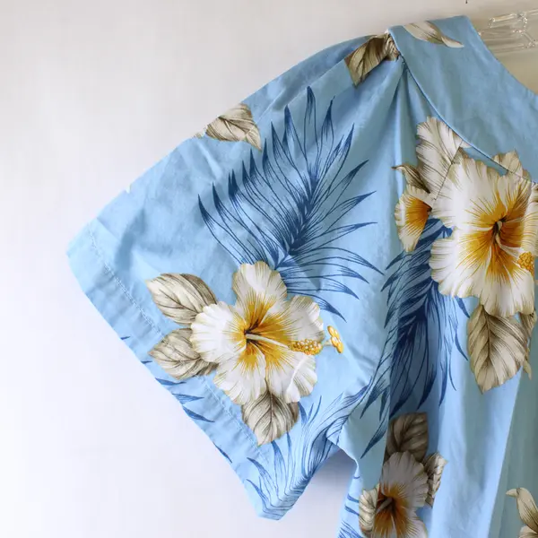 Two Palms Women's M Blue Hibiscus Made in Hawaii Short Sleeve Muumuu Dress