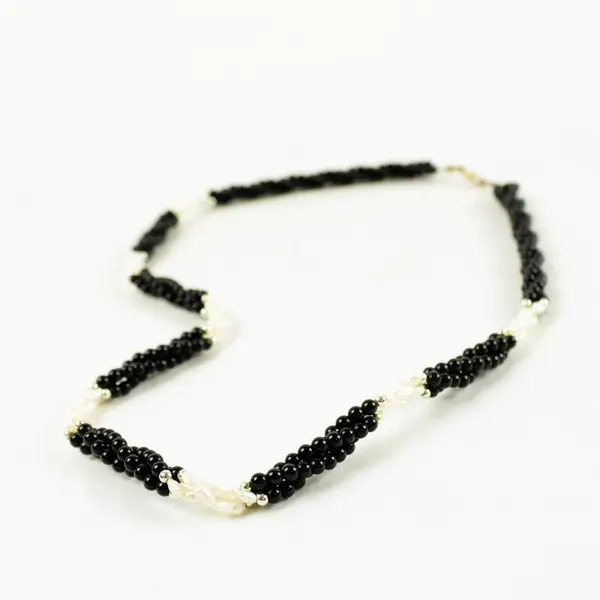 Vintage Black & White Twisted Multi-Strand Bead Necklace 12\"