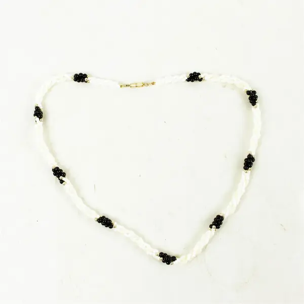 10.5" Twisted Multi-Strand White & Black Bead Necklace