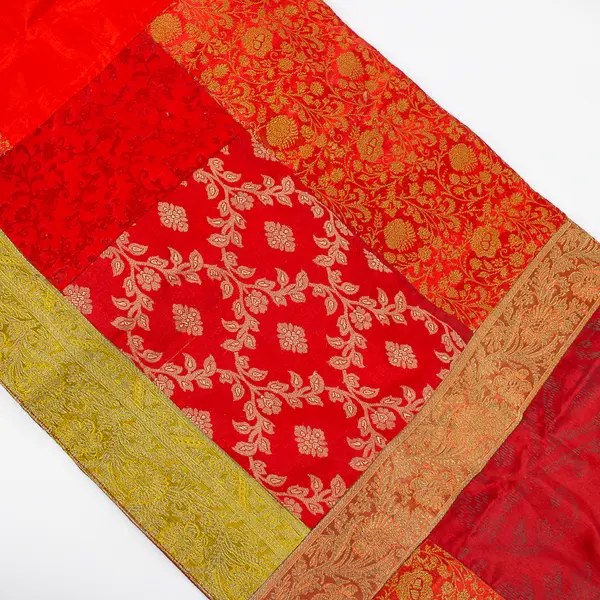 Unbranded Red Floral Quilted Style Decorative Fabric Table Runner 14" x 72"