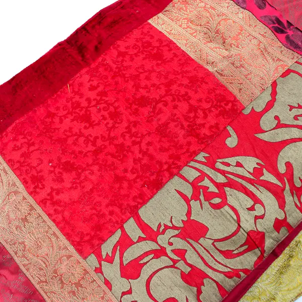 Unbranded Red Floral Quilted Style Decorative Fabric Table Runner 14" x 72"