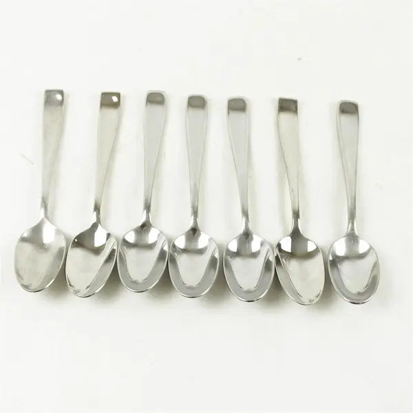 Lot of 7 Oneida MODA Stainless Oval Soup Spoons