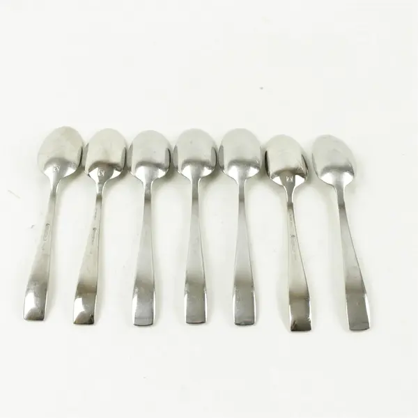 Lot of 7 Oneida MODA Stainless Oval Soup Spoons