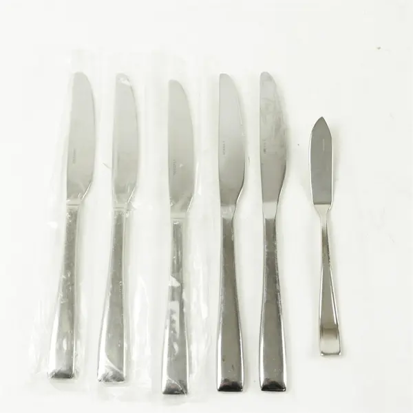 Lot of 6 Oneida Moda Stainless Steel Dinner Knives & Flat Handle Butter Knife