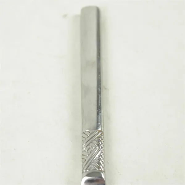 Lot of 4 Hampton Silversmiths HSV175 Stainless Dinner Knives