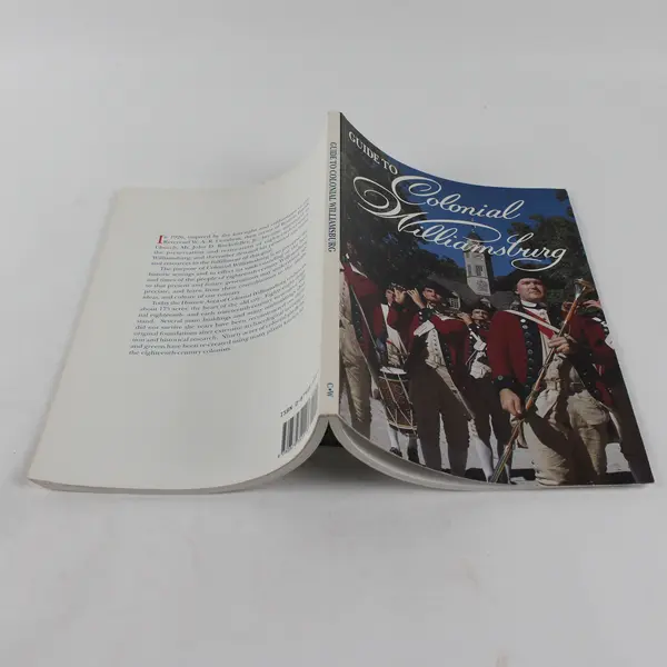 Official Guide to Colonial Williamsburg Michael Olmert 1997 PB With Street Map