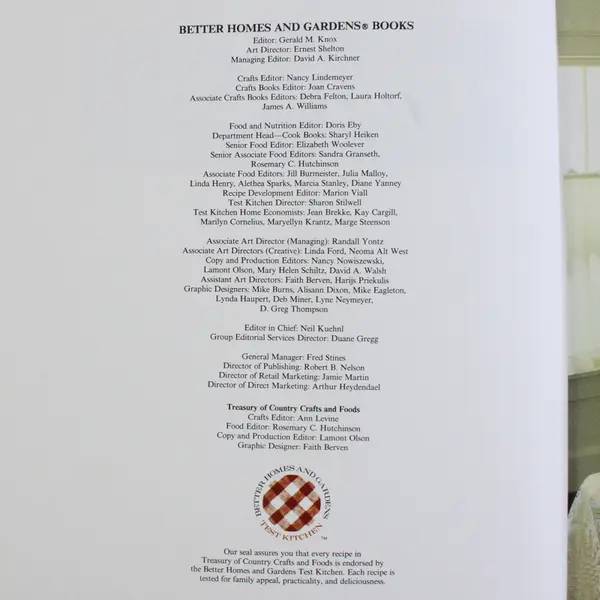 Better Homes & Gardens Treasury of Country Crafts and Foods 1983 HC 1st Edition