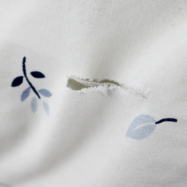 Lot Of 4 JC Penny White/Blue Bed Set (2 Pillowcases, 1 Flat 1 Fitted) Queen/Full